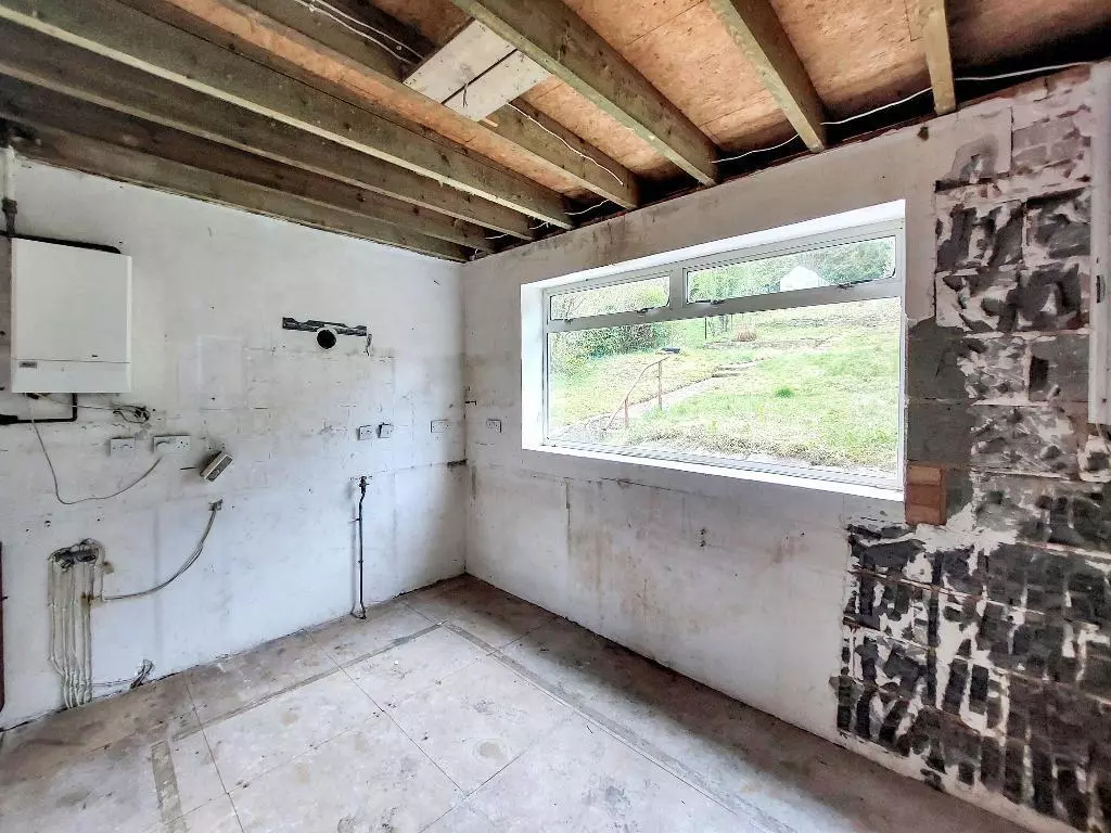 Valley Road, Kenley, CR8 - Image 7