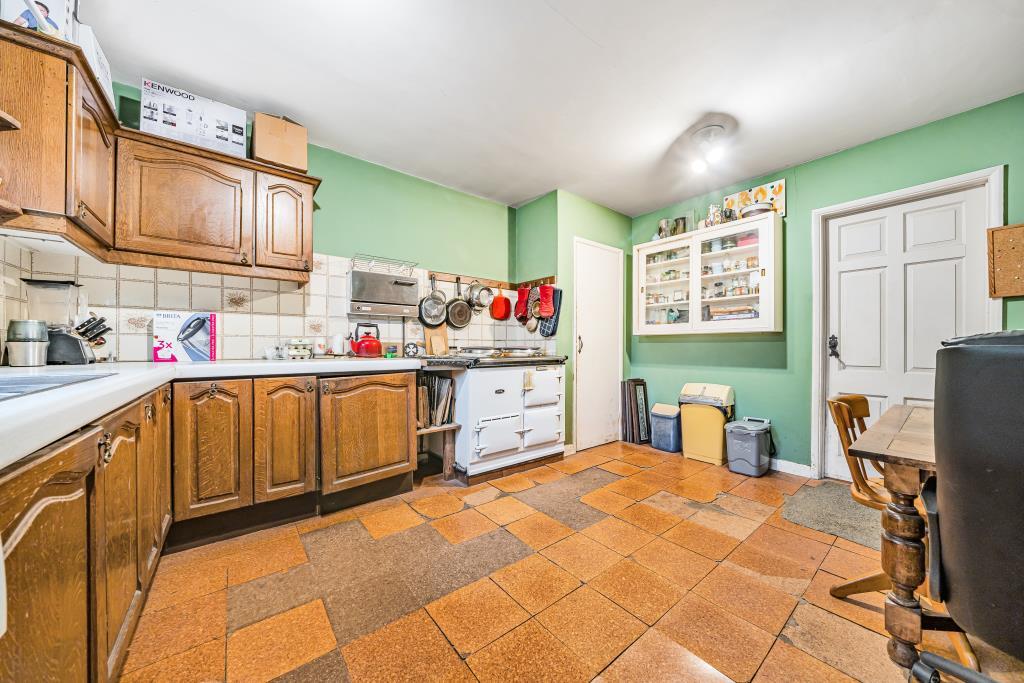 Adderbury, Oxfordshire, OX17 - Image 2