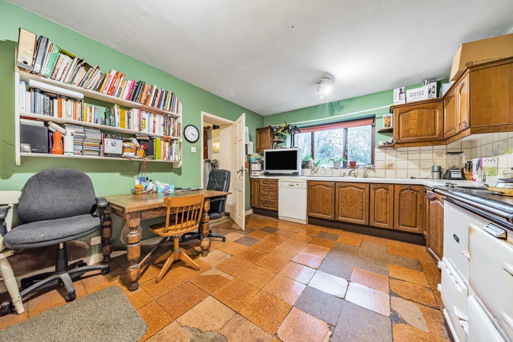 Adderbury, Oxfordshire, OX17 - Image 3