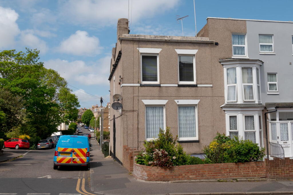 West Cliff Road, Ramsgate, Kent, CT11 9jw - Image 2