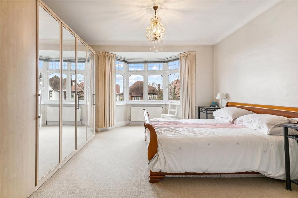 Woodfield Avenue, SW16 - Image 7