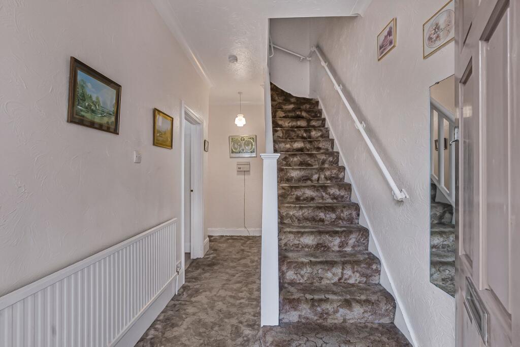 Park Lane, Southchurch Hall Gardens - Image 12