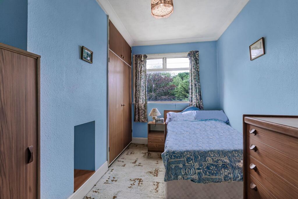 Park Lane, Southchurch Hall Gardens - Image 15