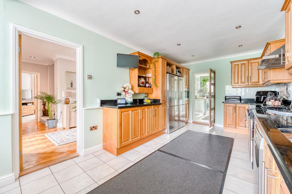 North Road, Ormesby - Image 7