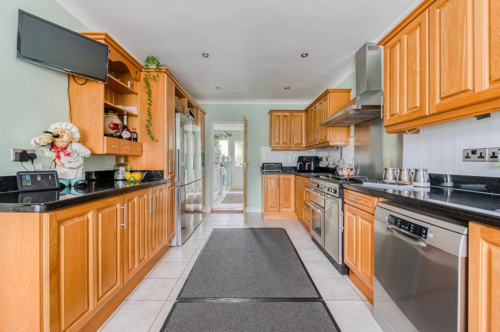 North Road, Ormesby - Image 8