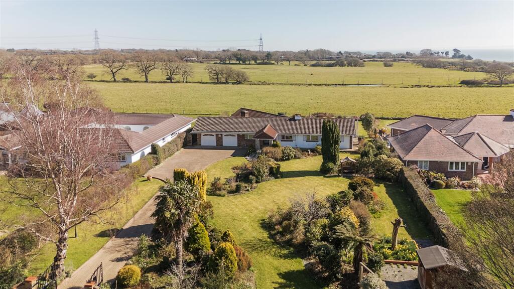View property at Cowes Lane, Hook Park, Warsash
