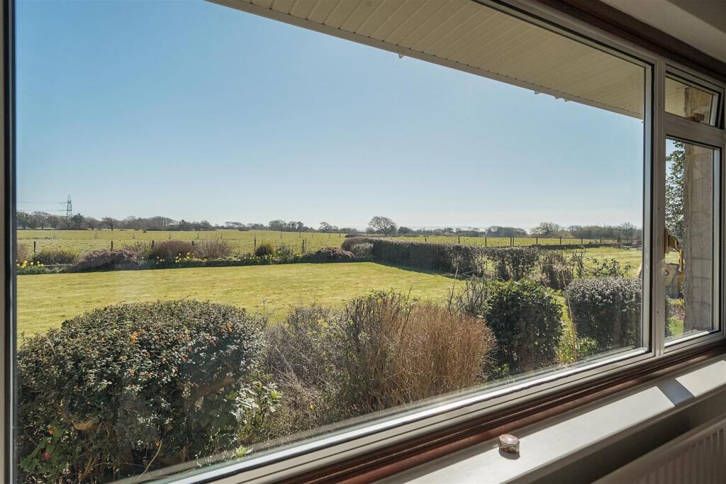 Cowes Lane, Hook Park, Warsash - Image 15