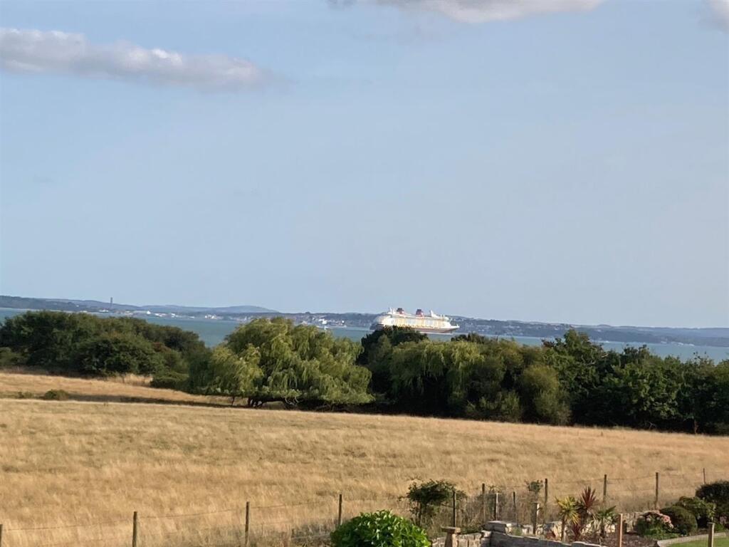 Cowes Lane, Hook Park, Warsash - Image 2