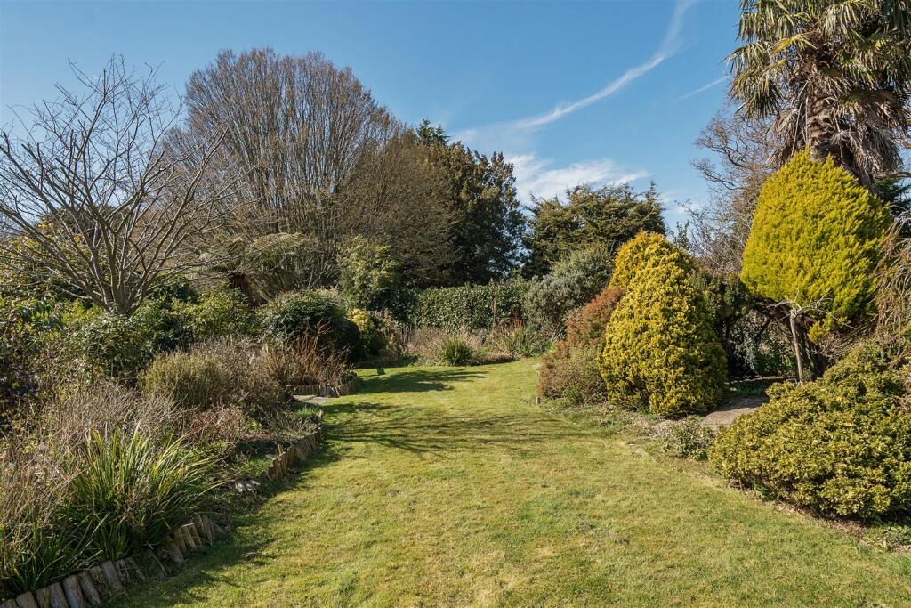 Cowes Lane, Hook Park, Warsash - Image 22