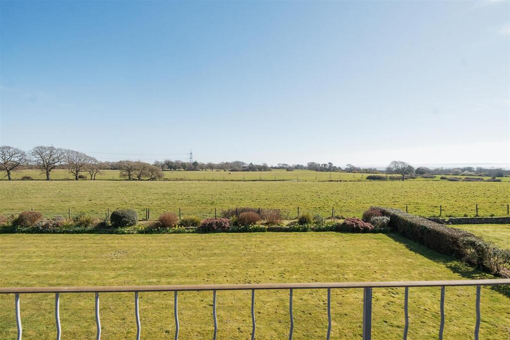 Cowes Lane, Hook Park, Warsash - Image 3
