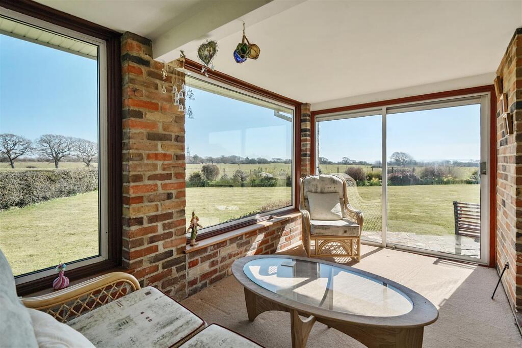 Cowes Lane, Hook Park, Warsash - Image 4