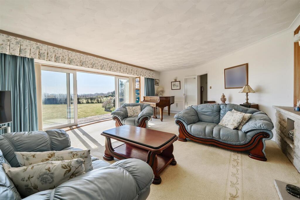 Cowes Lane, Hook Park, Warsash - Image 5