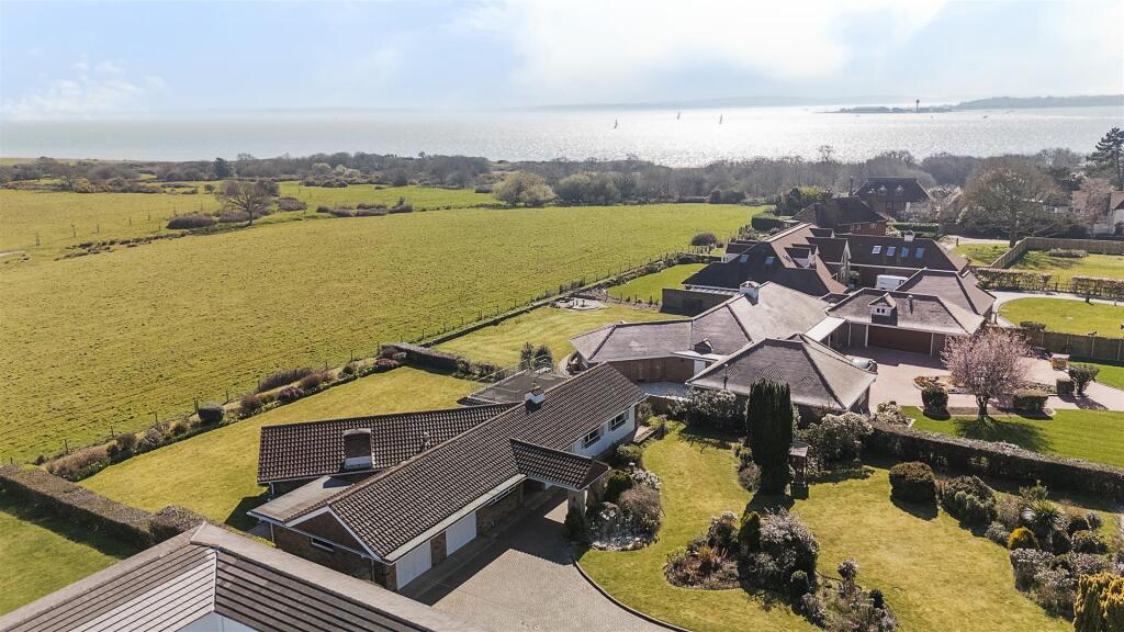 Cowes Lane, Hook Park, Warsash - Image 9