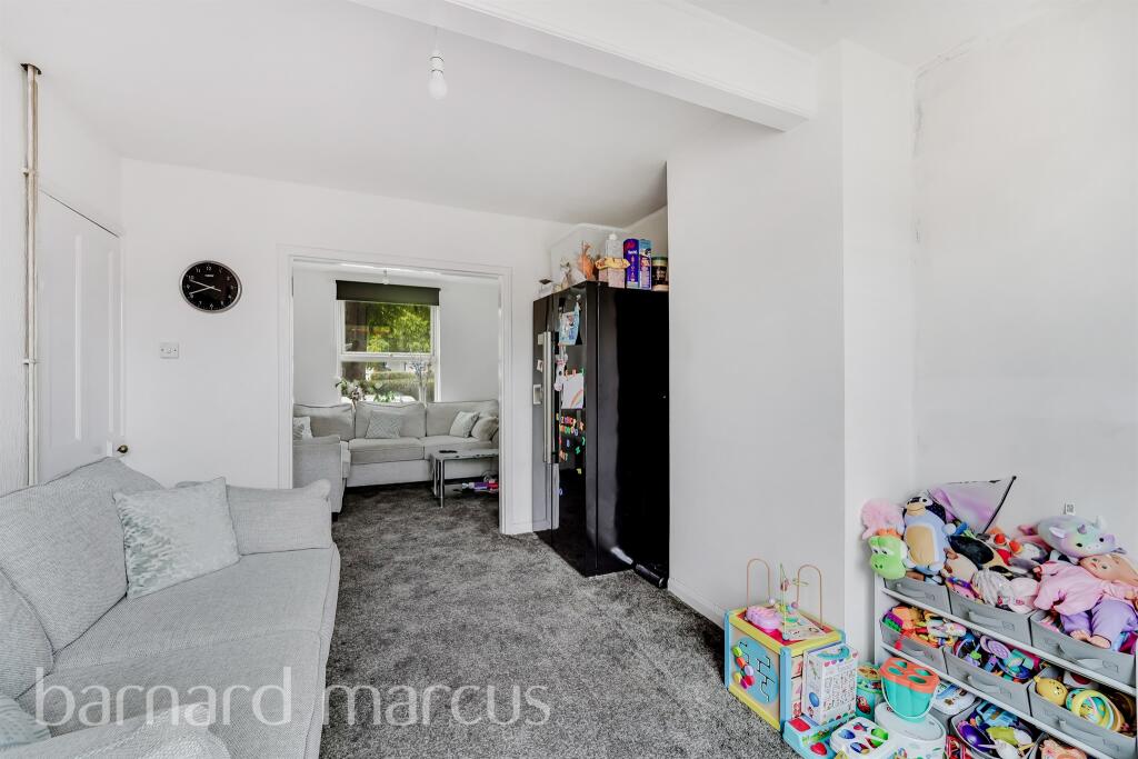 St. Helier Avenue, Morden - Image 4