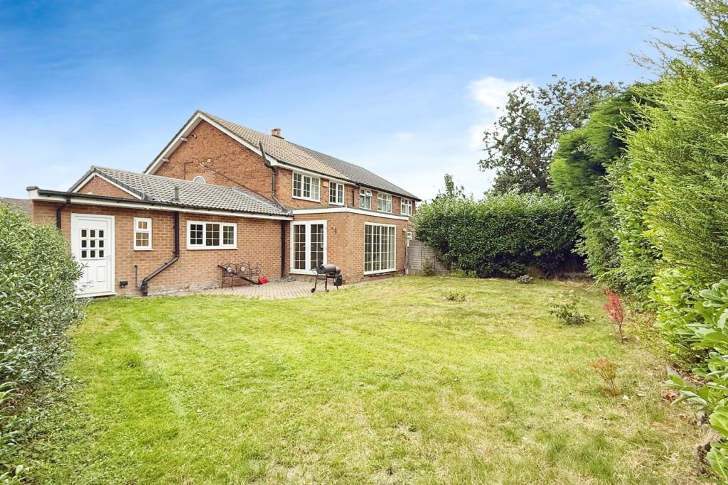 Derwent Drive, Bramhall - Image 4