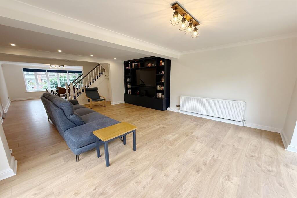 Derwent Drive, Bramhall - Image 6
