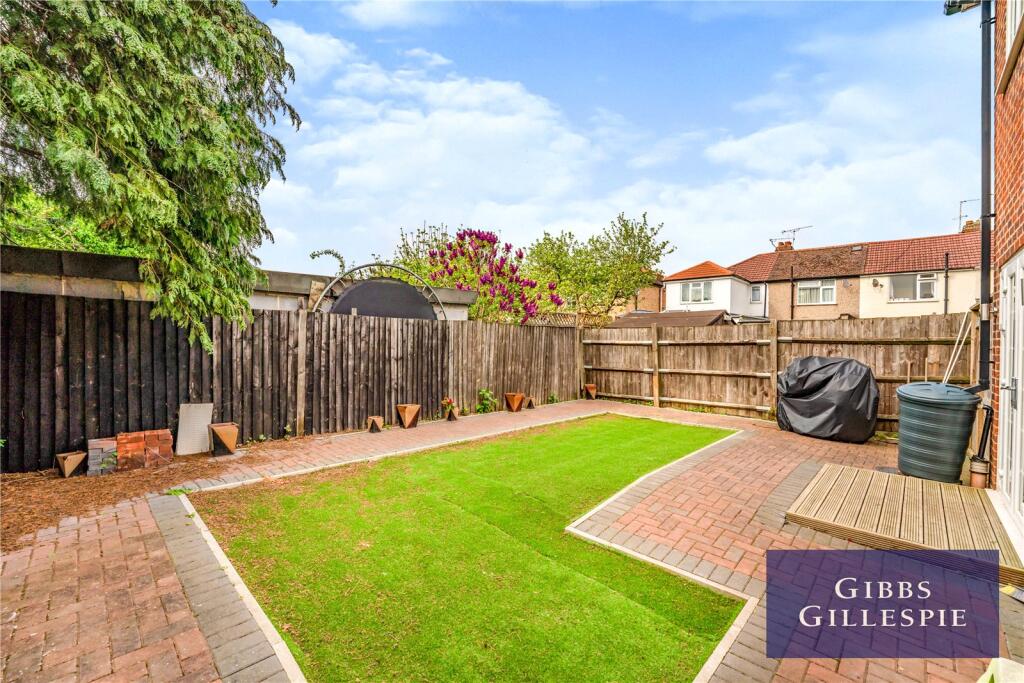 School Approach, Hayes, Middlesex - Image 7