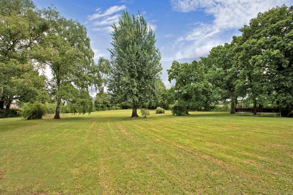 Aylesbeare, Exeter - Image 2