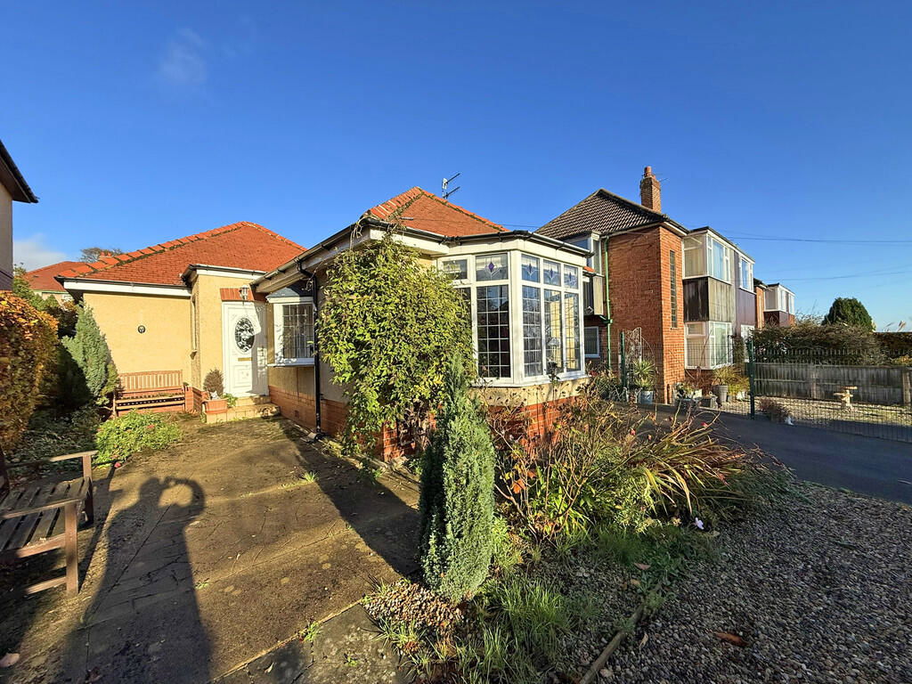 View property at Harewood Avenue, Scarborough