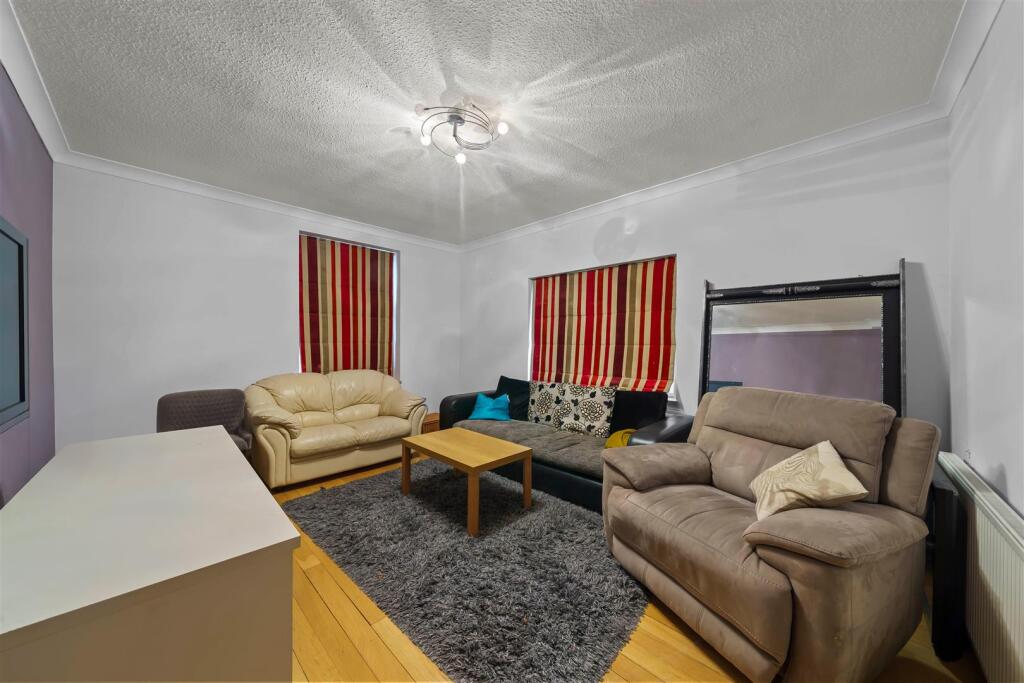 The Highway, South Sutton, SM2 - Image 12