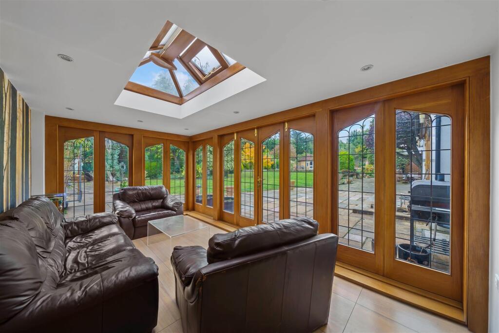 The Highway, South Sutton, SM2 - Image 15