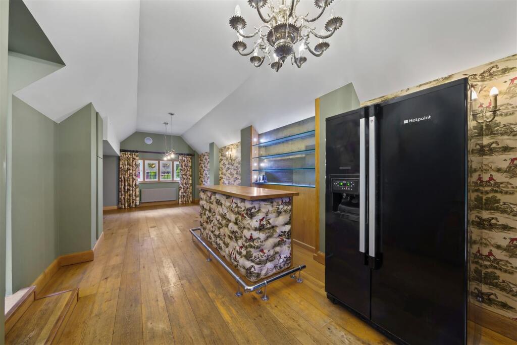 The Highway, South Sutton, SM2 - Image 17