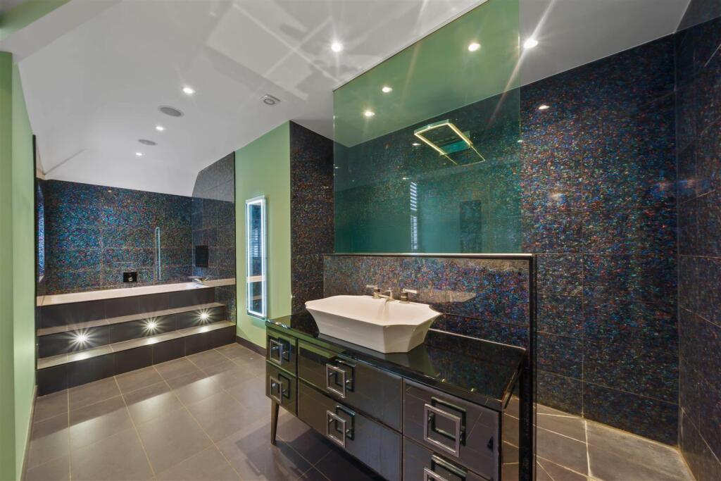 The Highway, South Sutton, SM2 - Image 26