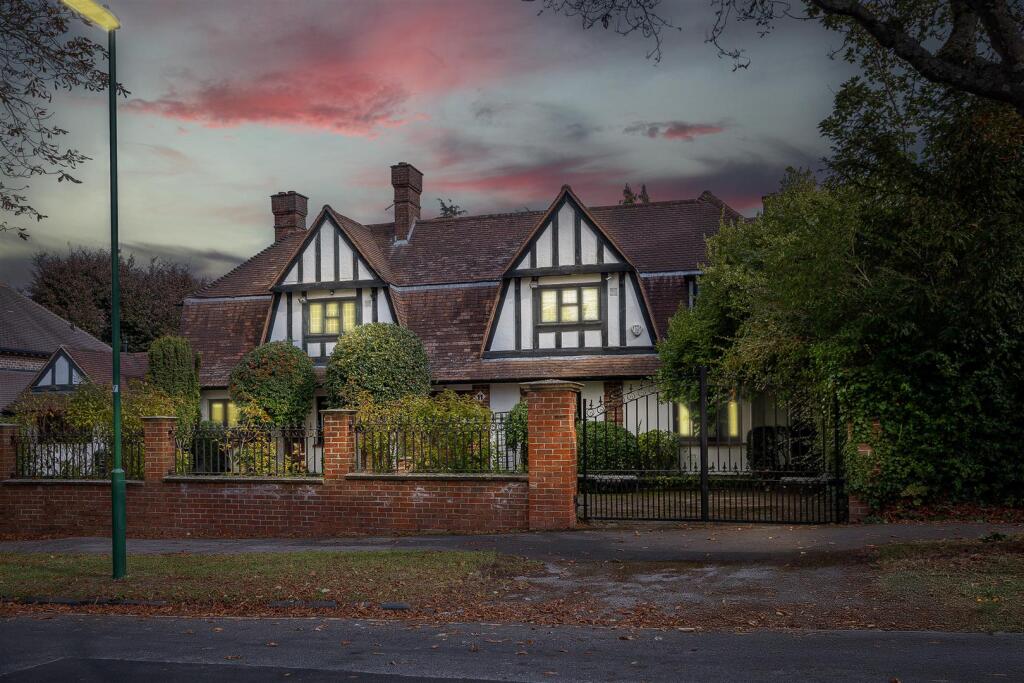 The Highway, South Sutton, SM2 - Image 47