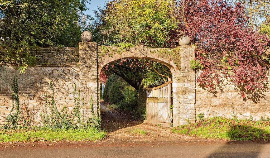 Sutton Courtenay, Oxfordshire - Image 3