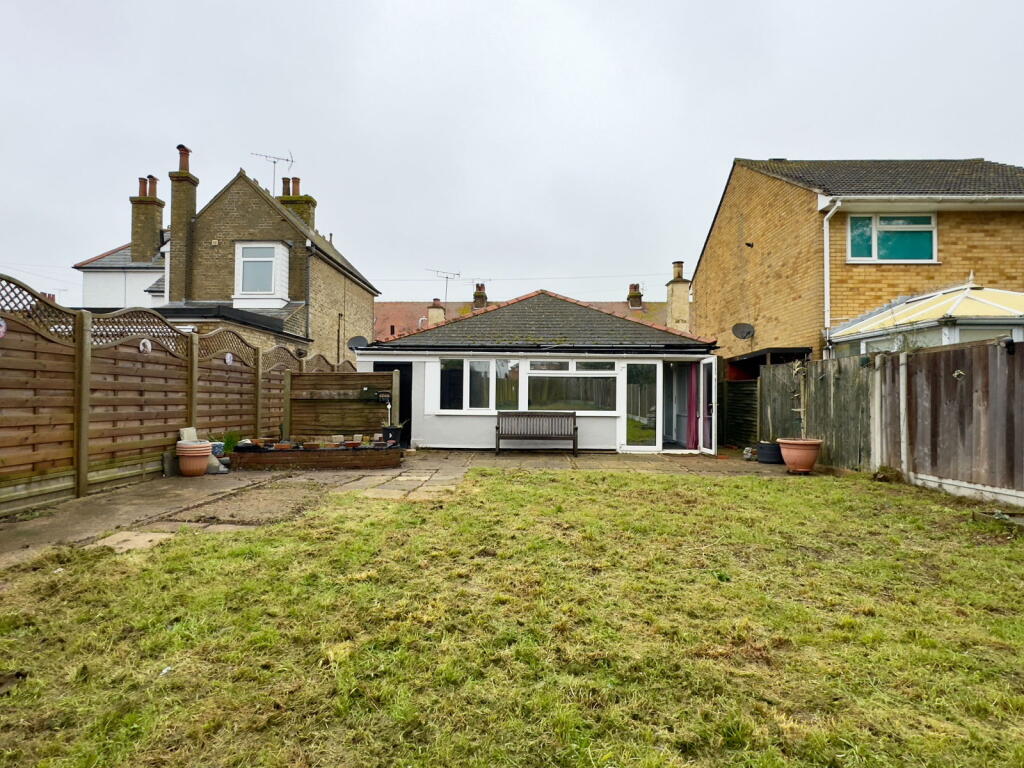 Leslie Avenue, Margate, CT9 - Image 17