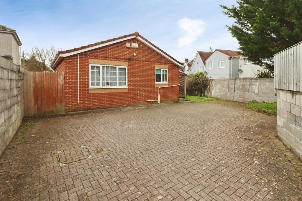 Whiteway Road, Bristol - Image 1