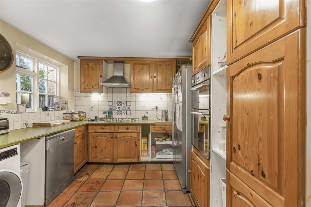 High Road, Essendon - Image 10