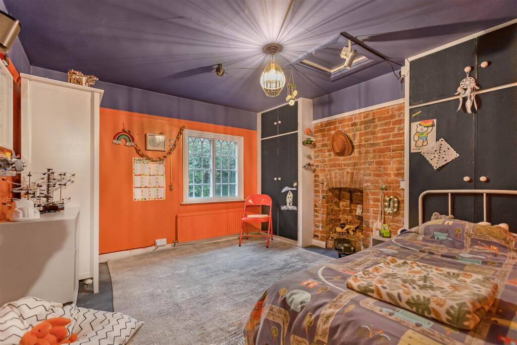 High Road, Essendon - Image 17