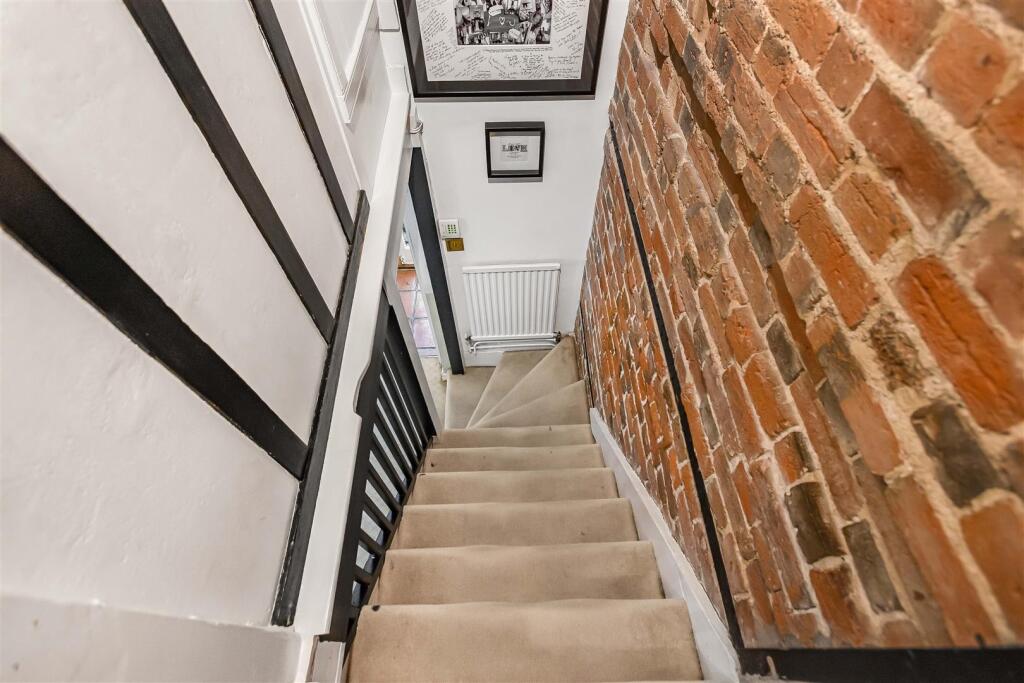 High Road, Essendon - Image 18