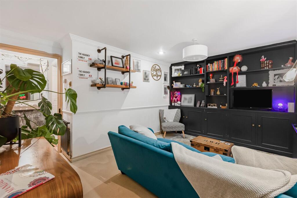 High Road, Essendon - Image 2