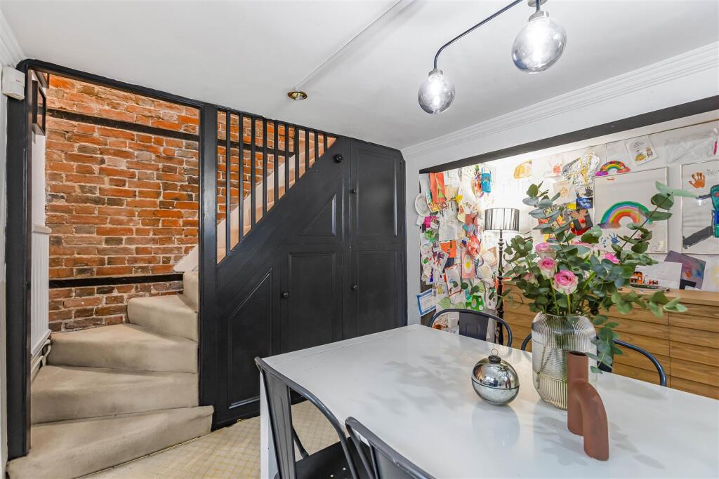 High Road, Essendon - Image 4