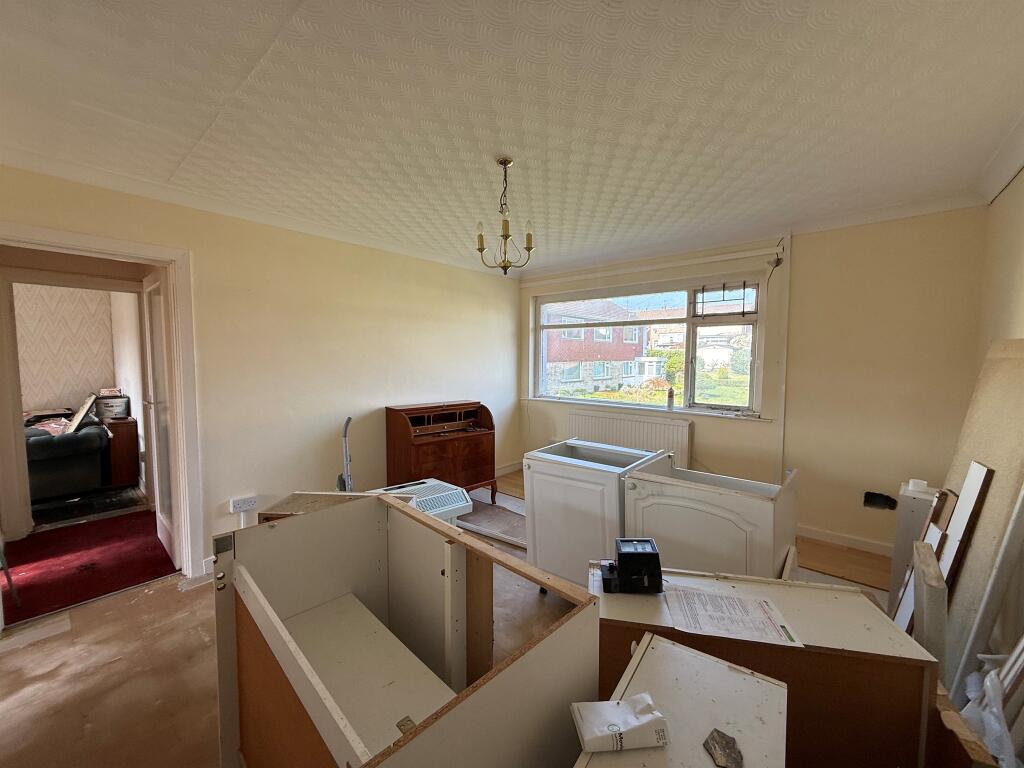 Maple Close, Barry - Image 2