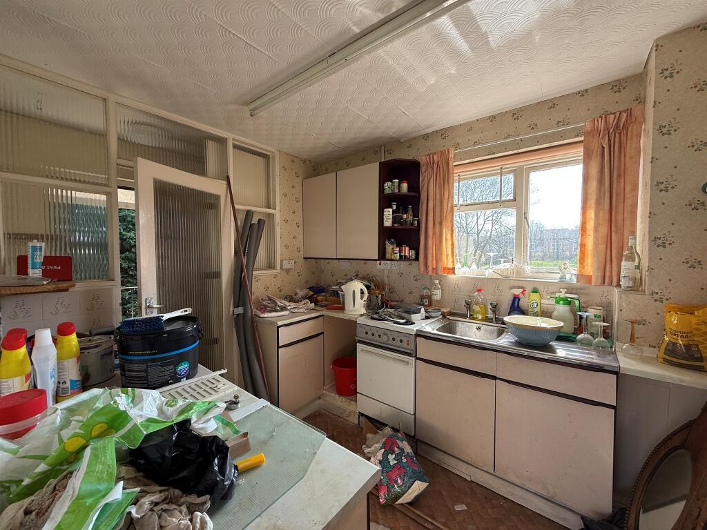 Maple Close, Barry - Image 3