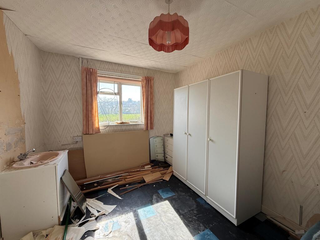 Maple Close, Barry - Image 7