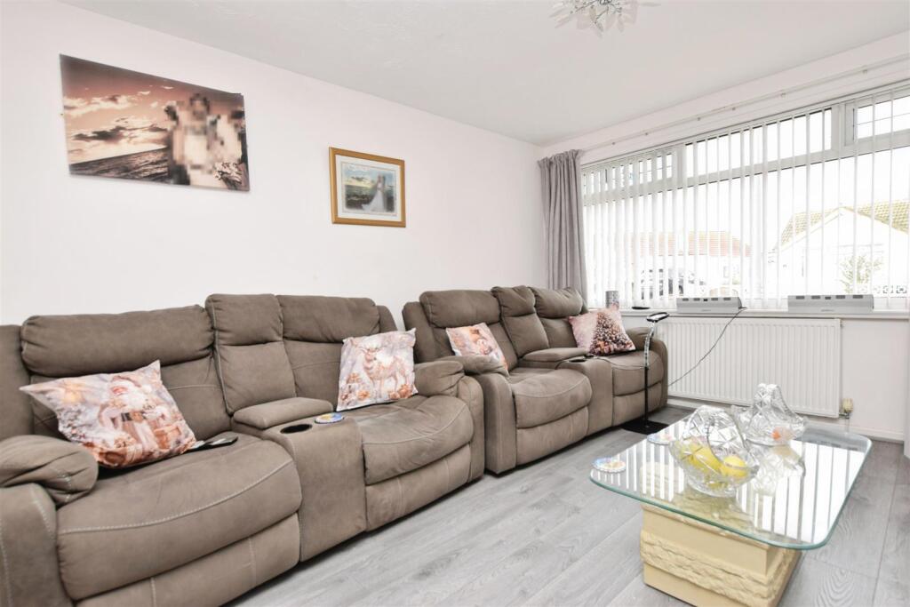 Lon Y Llyn, Pensarn, LL22 - Image 2