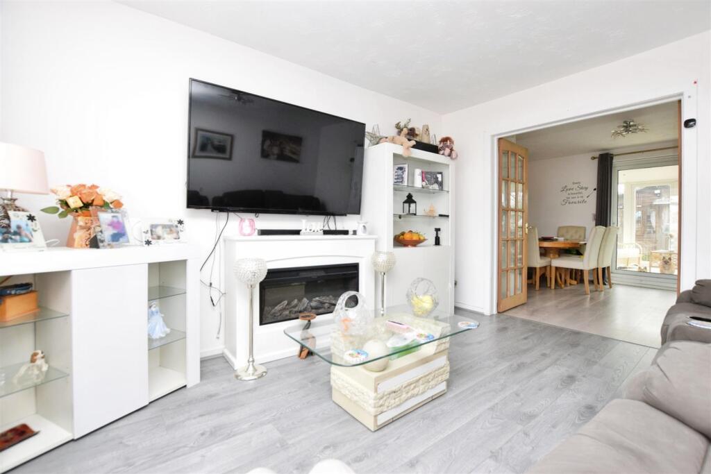 Lon Y Llyn, Pensarn, LL22 - Image 3