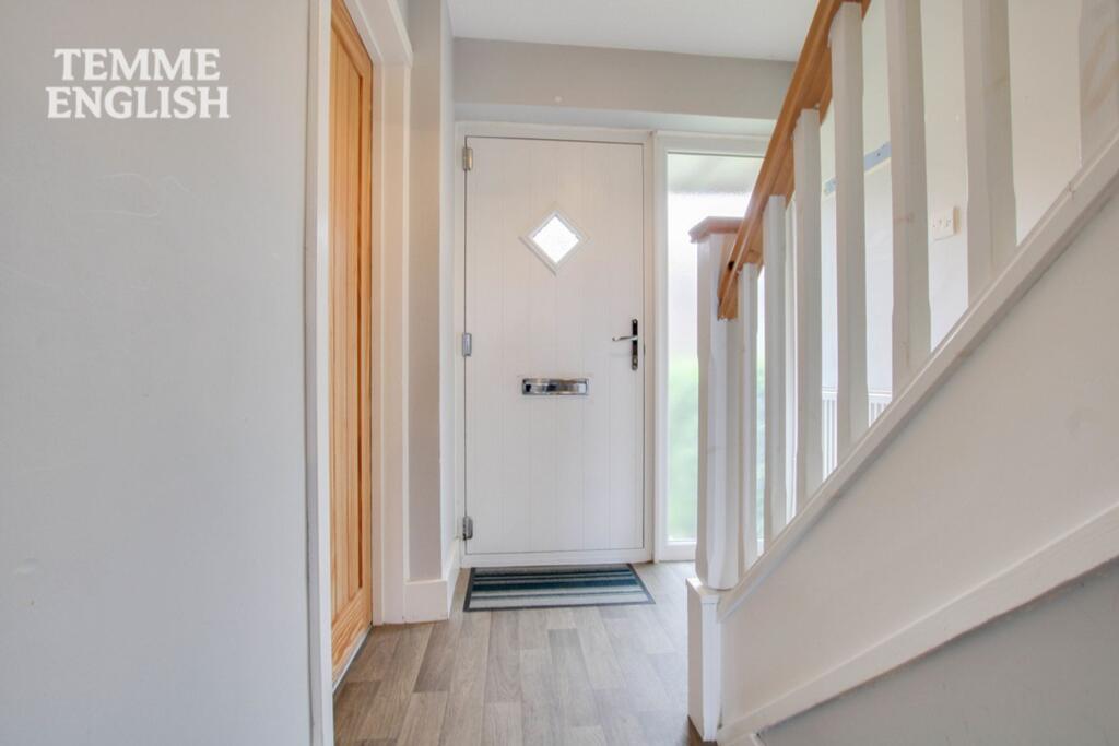 Gernons, Lee Chapel South, SS16 - Image 15