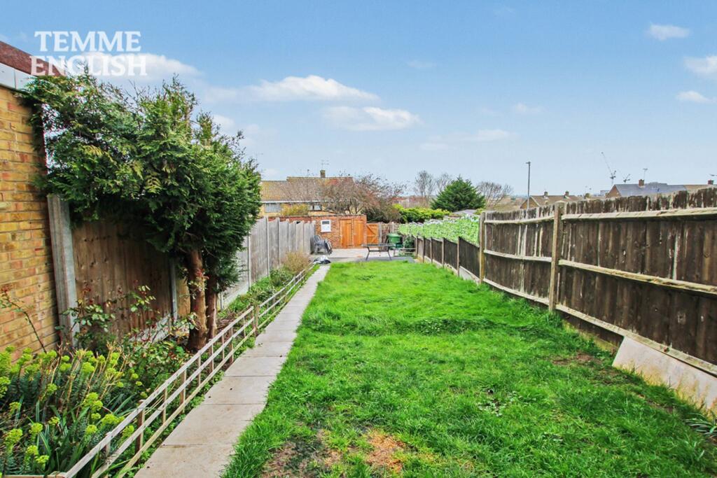 Gernons, Lee Chapel South, SS16 - Image 19