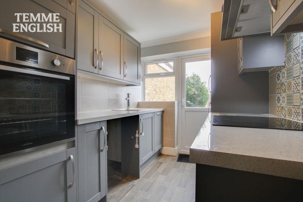 Gernons, Lee Chapel South, SS16 - Image 5