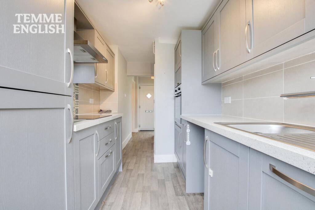 Gernons, Lee Chapel South, SS16 - Image 6