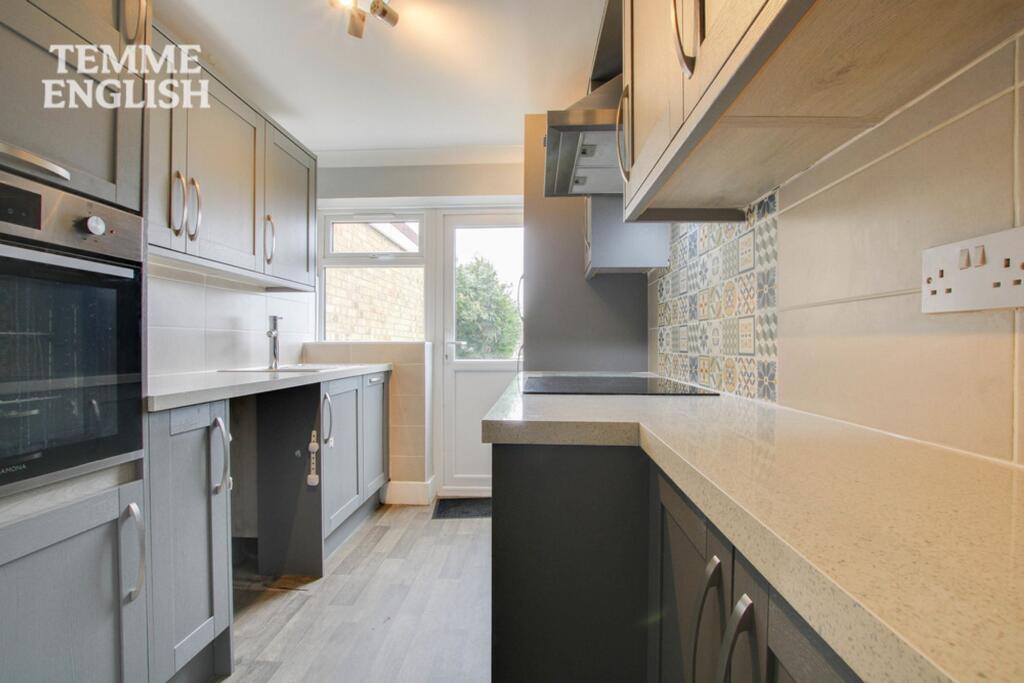 Gernons, Lee Chapel South, SS16 - Image 7