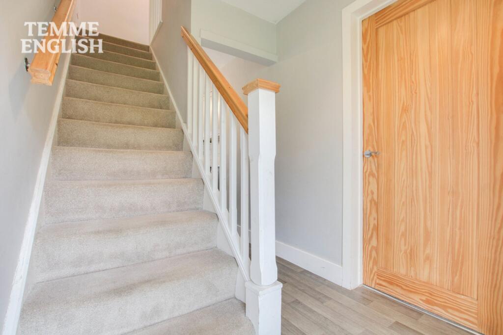 Gernons, Lee Chapel South, SS16 - Image 8