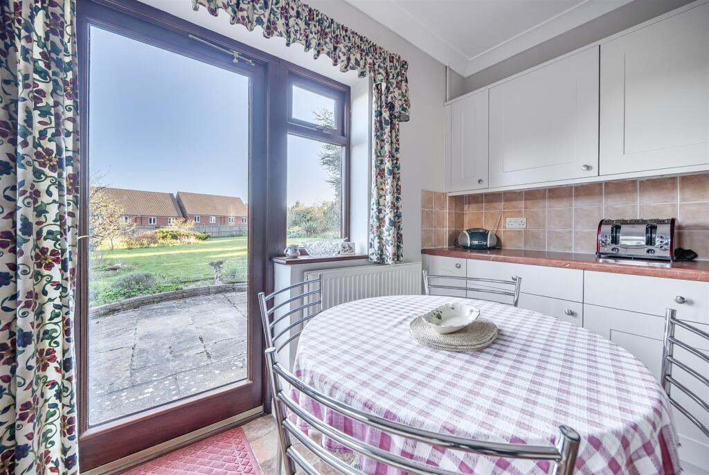 Jeffreys Way, Taunton - Image 10