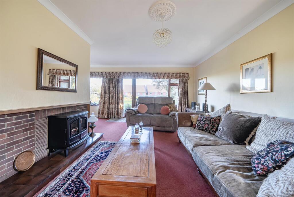 Jeffreys Way, Taunton - Image 2