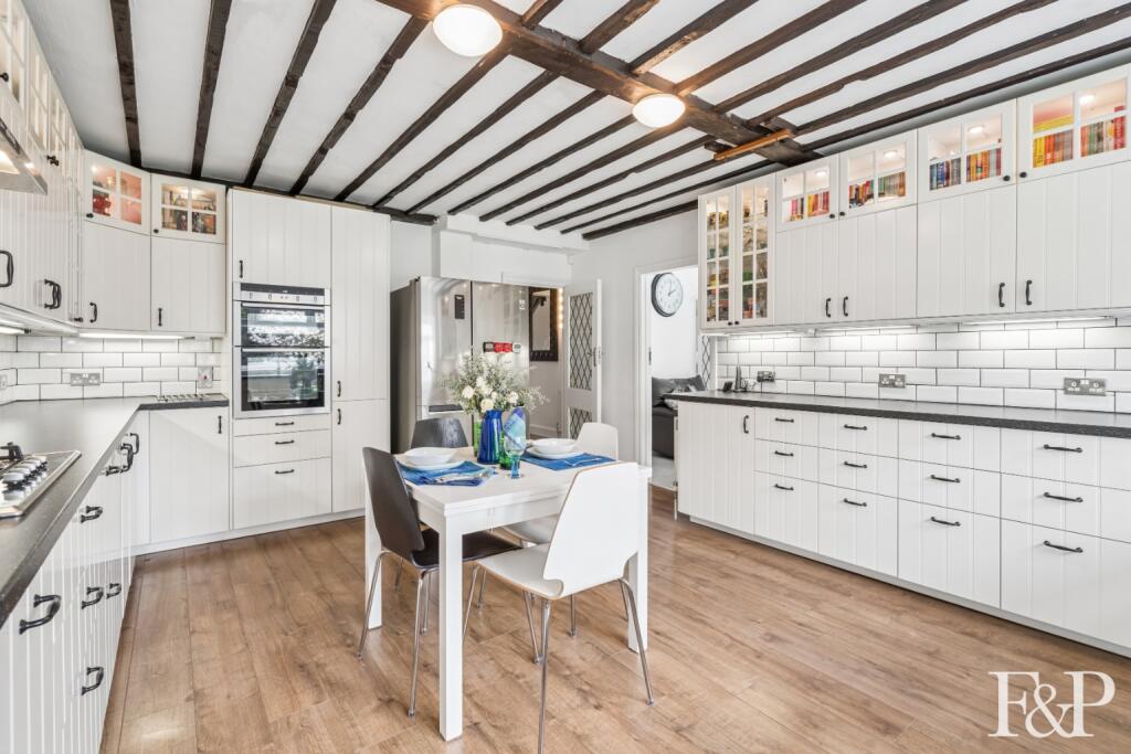 Ouseley Road, Old Windsor - Image 7